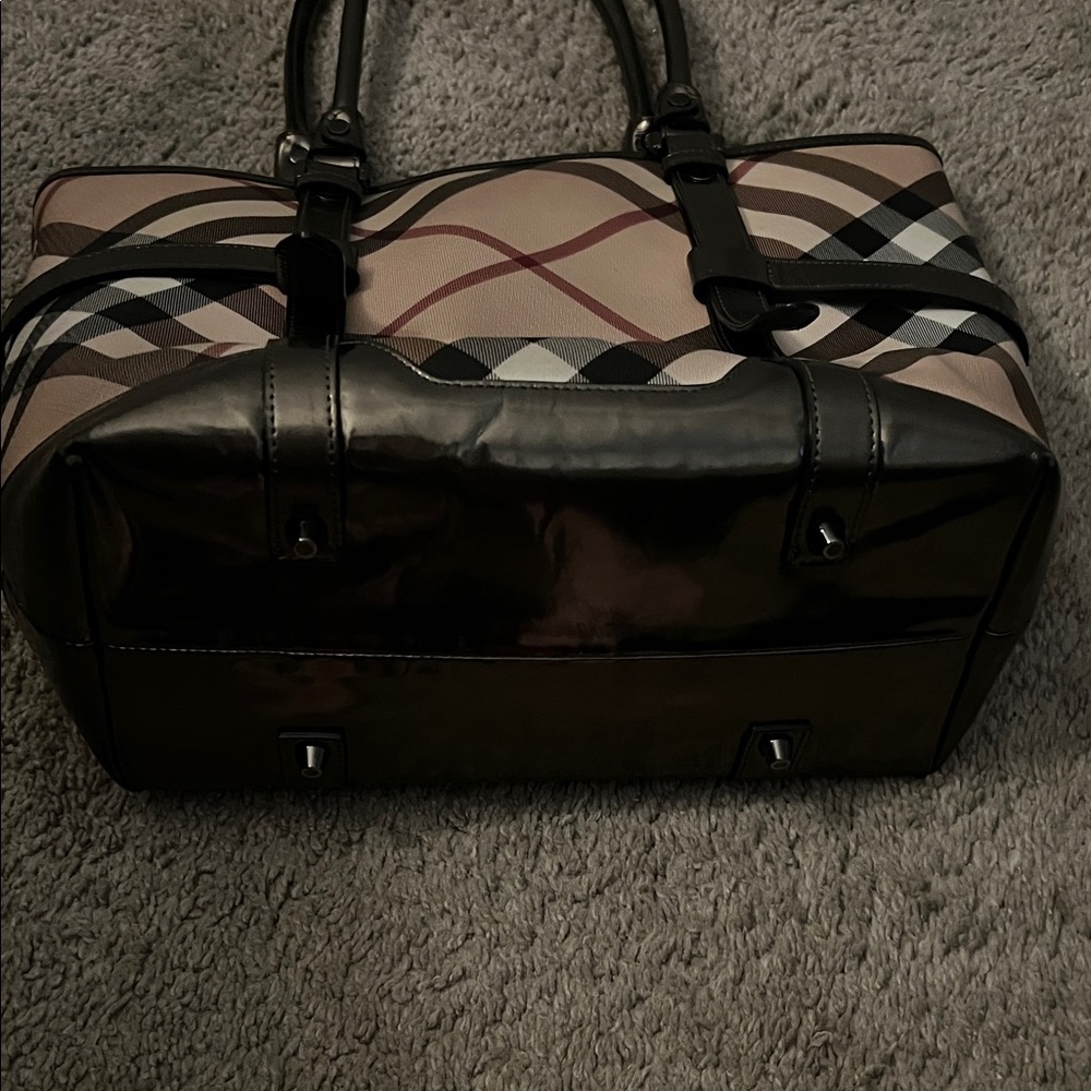 Burberry Nova Check Tote - Picture 3 of 5